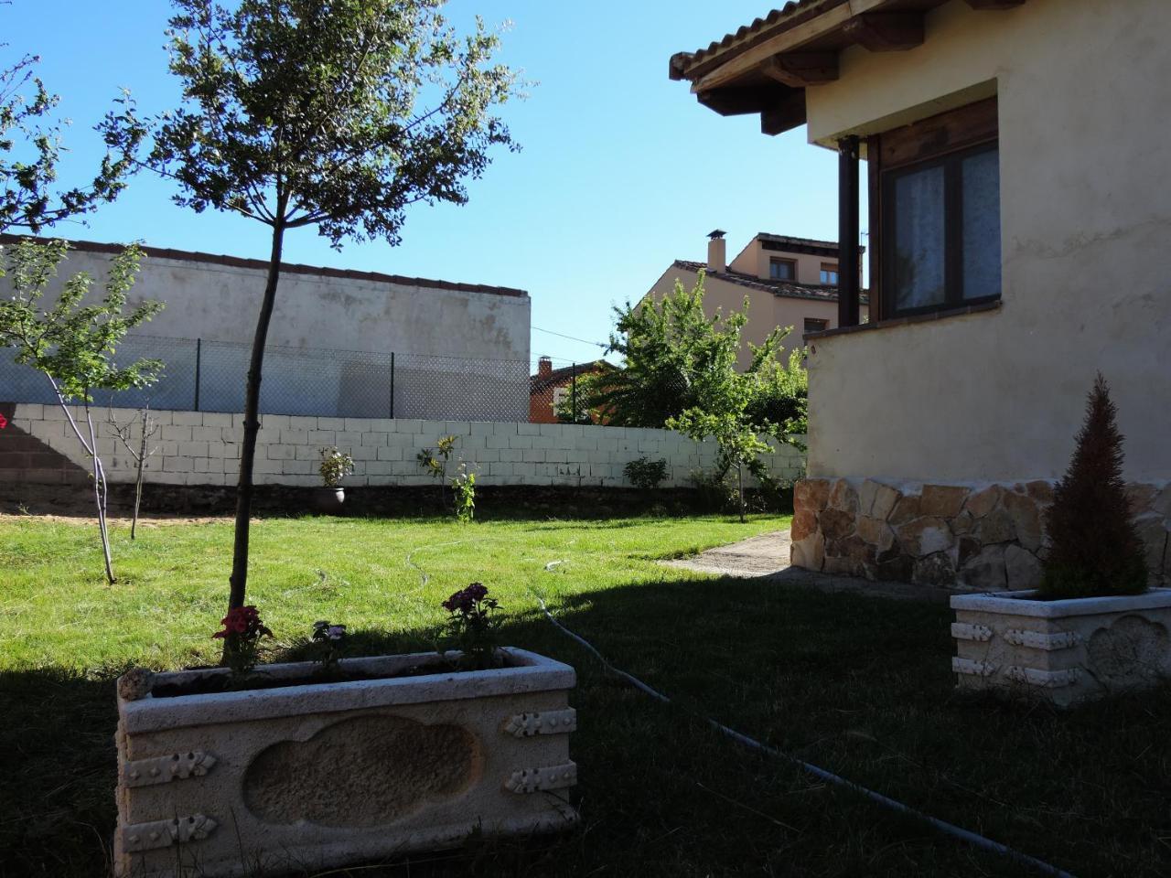 La Casa del Cartero Pablo Hostal Saldana de Ayllon Exterior foto